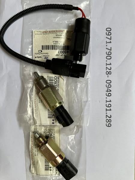 Công tắc (núm, cảm biến) báo lùi Mobis Hyundai E-County, E-Mighty, HD72