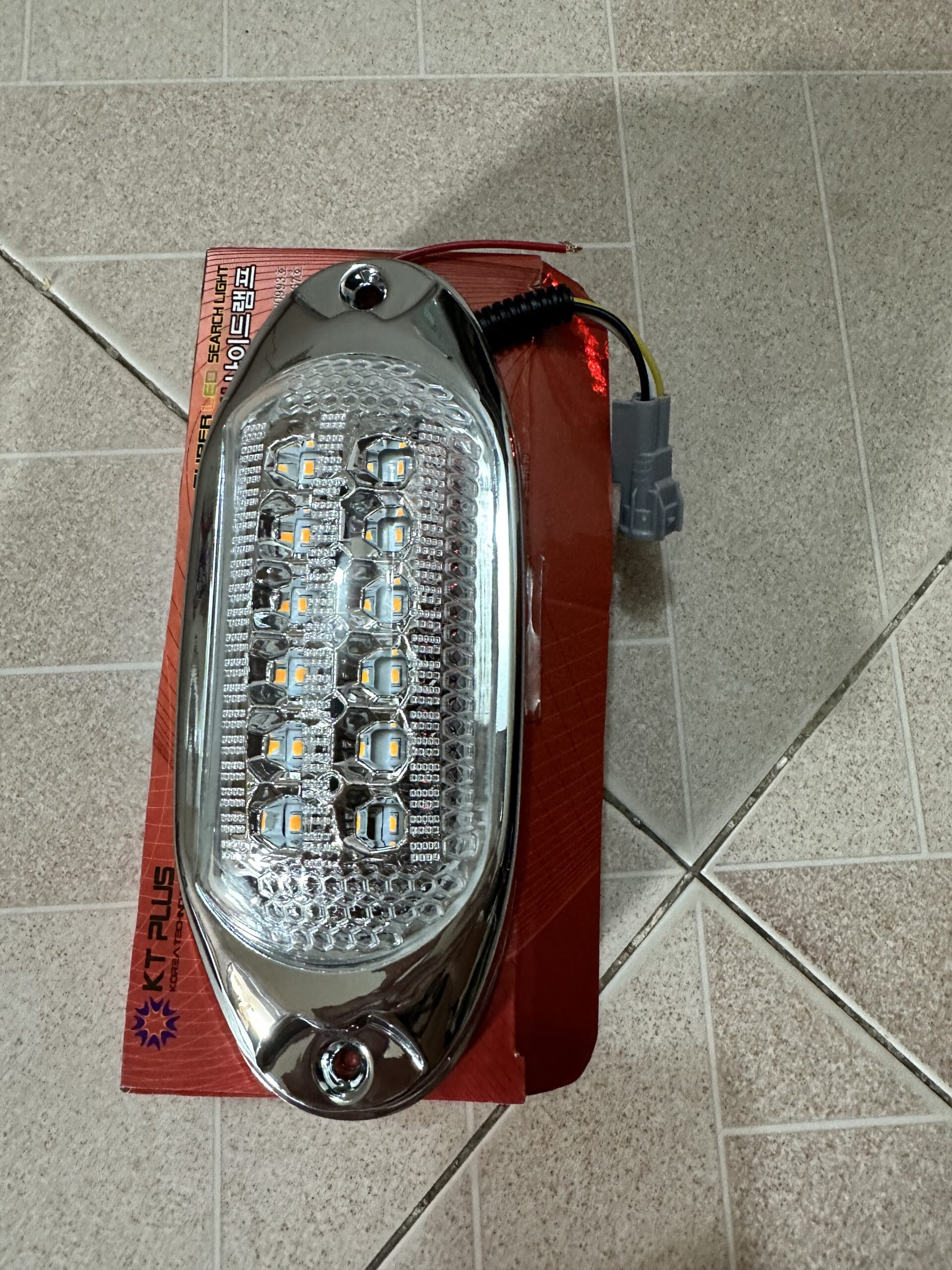 Đèn soi lốp dạng led xe Universe, Thaco, Mobihome, Space, Weichai, Giường nằm