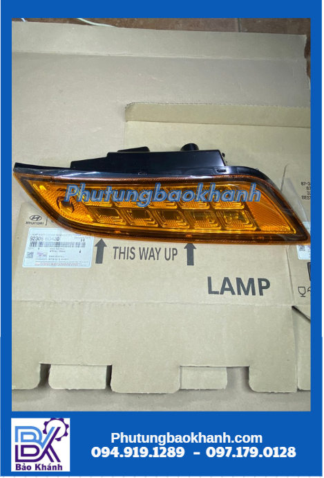 đèn mào trước Universe , County (92306 8D420)