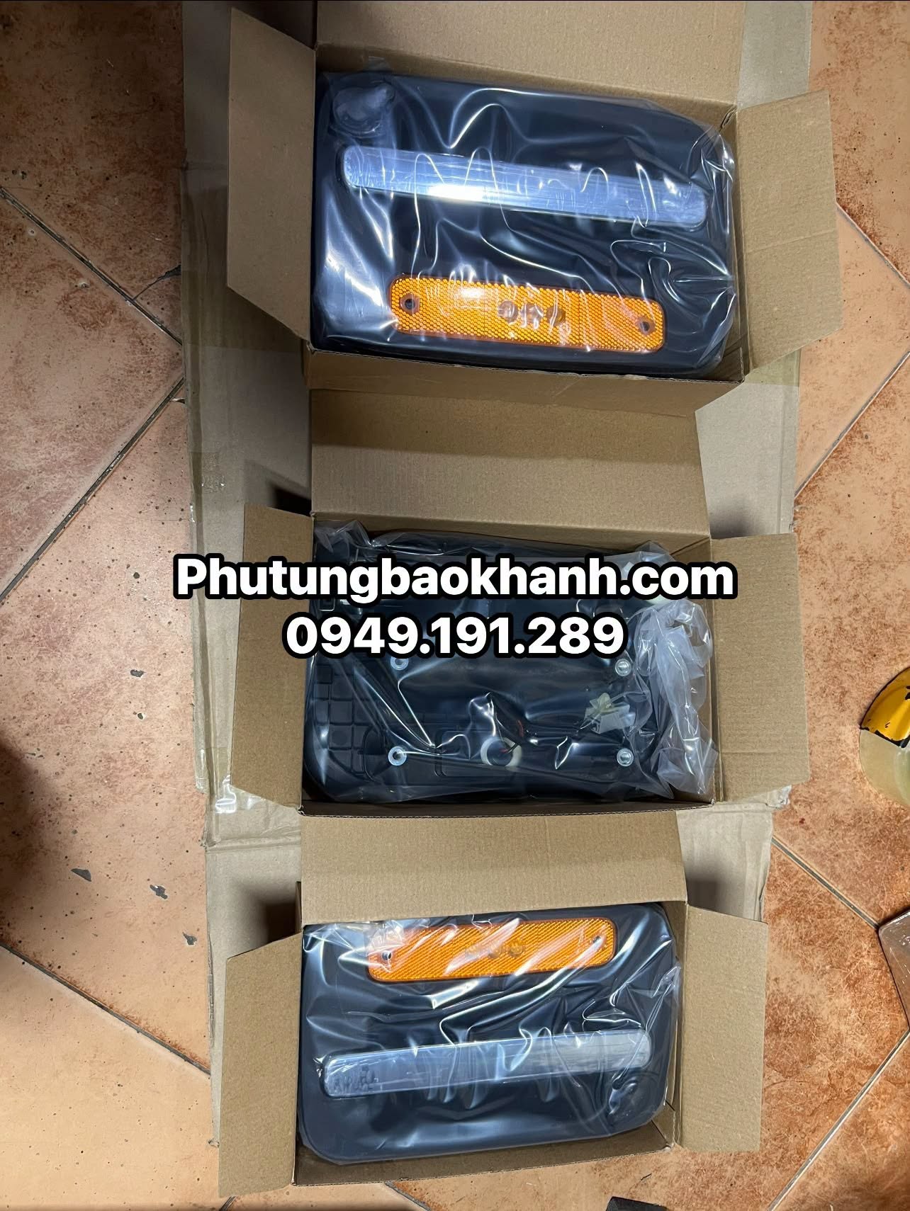 TAY MỞ CỐP KIA GRANDBIRD